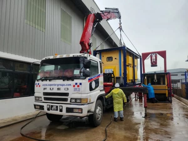 Lorry Cranes