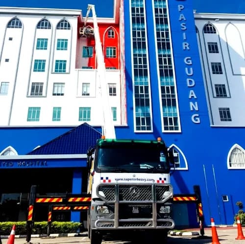 A Bronto skylift from our rental fleet performing building maintenance at a hospital in Johor.